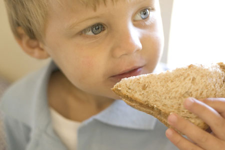 Bambini, troppo glutine da piccoli favorisce la celiachia 