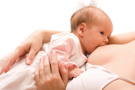 Breastfeeding of newborn baby