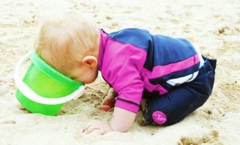Alcune regole per portare i bambini in spiaggia