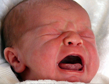 Autismo: i primi segnali nel pianto dei neonati