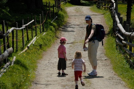 Bambini, camminare riduce lo stress e protegge da malattie cardiovascolari
