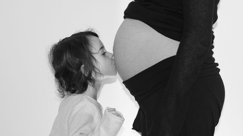 Fondo Nasko: in Lombardia bonus per le donne che portano avanti la gravidanza