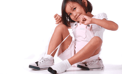 Insegnare ai bambini ad allacciarsi le scarpe