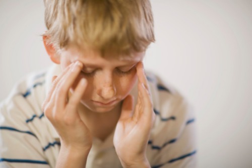 Il mal di testa nei bambini può dipendere da un problema cardiaco