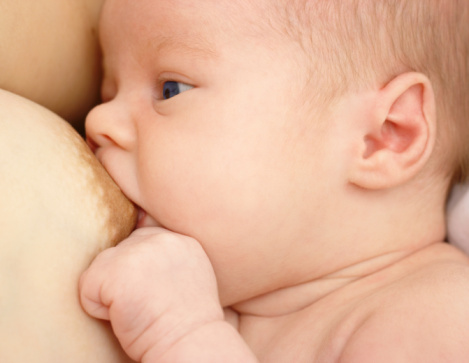 Gravidanza e allattamento al seno, più a lungo durano più intelligente è il bambino