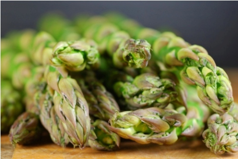 Mangiare in gravidanza: gli asparagi