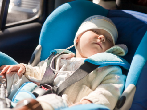 La campagna per prevenire l'abbandono dei figli in macchina