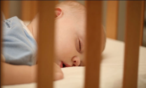 Il sonno del neonato, parte seconda: il metodo Hogg