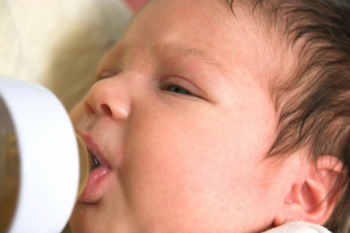 Il latte ipoallergenico non elimina il rischio di sviluppare allergie da adulti