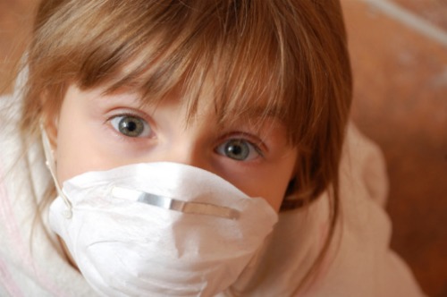 Lo smog fa male ai bambini: il 42% ha problemi agli occhi