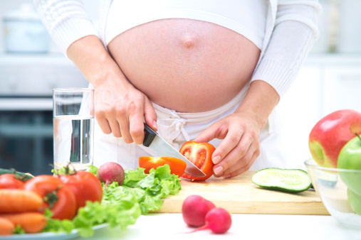 Smagliature e cellulite, come combatterle in gravidanza