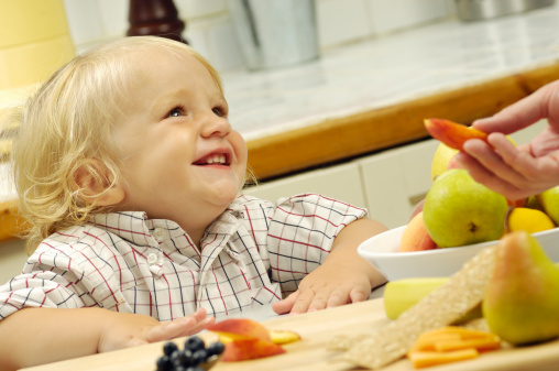 Per stimolare l'appetito dei bambini bastano sei colori