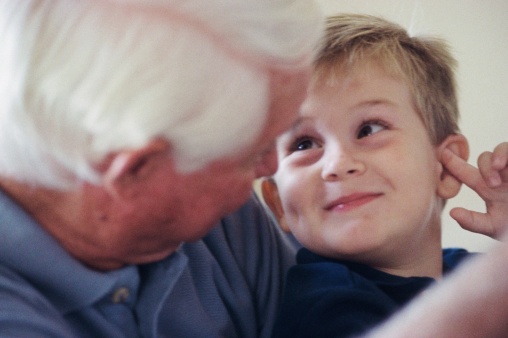Perché è importante spiegare la morte e la vecchiaia ai bambini?