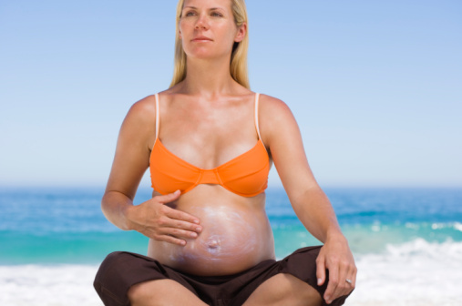 Come scegliere e applicare la crema solare in gravidanza?