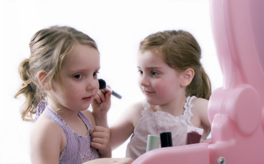 Concorsi di bellezza per bambine bocciati dai pediatri