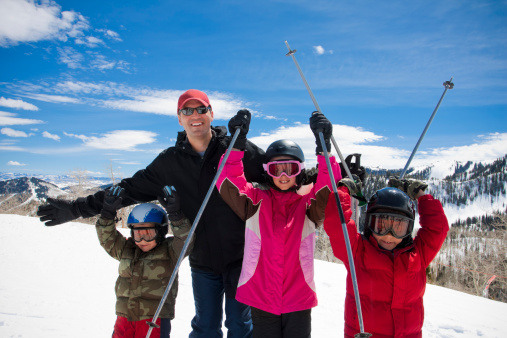 Bambini sulla neve, qual è l'età giusta per andare sugli sci?