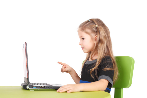 Bambini dipendenti dal web a 11 anni