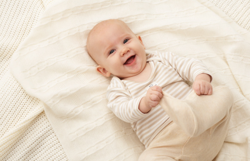 La guida del bambino da 0 a 12 mesi: il quinto mese