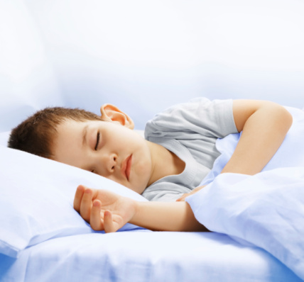 I bambini dormono meno, l'ora legale non influisce