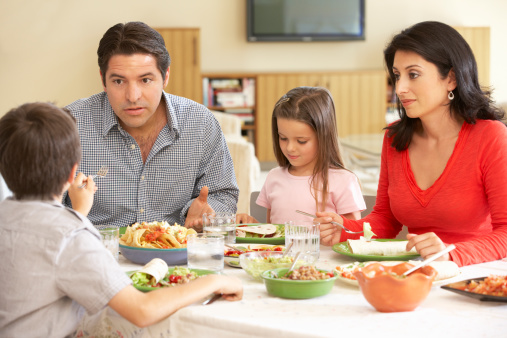 Alimentazione bambini essere influenzata istruzione genitori