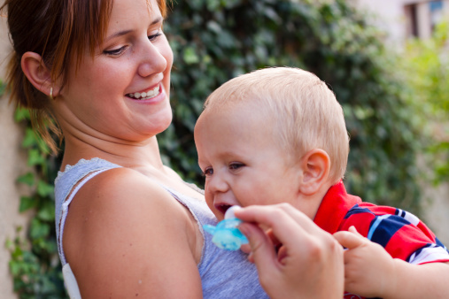 Diminuisce rischio asma allergie se mamma lecca ciuccio