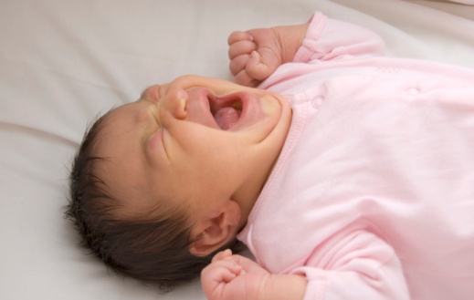 Come curare le coliche del neonato
