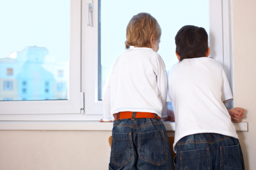 Bambini uccisi padre prima incendio