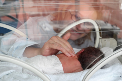 Neonati prematuri, la curcumina protegge i loro polmoni