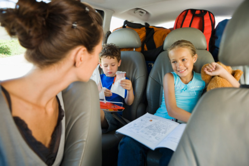 Bambini in macchina, i consigli per raffreddare l'abitacolo