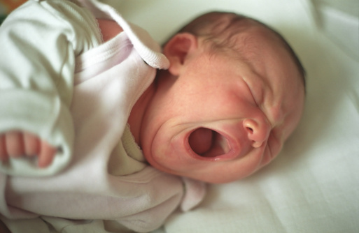 Nuovo studio sul pianto dei neonati per prevenire malformazioni durante la gravidanza