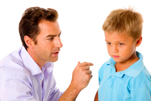 Come educare il bambino correttamente? 8 regole per sgridarlo senza traumi