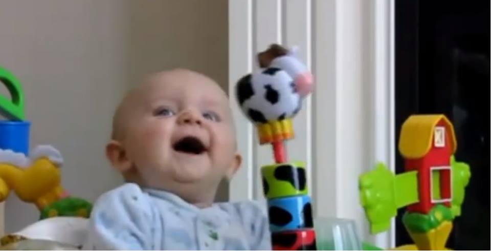 Le risate dei bambini: divertenti e contagiose, ecco il video