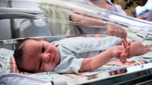 Ipoglicemia neonatale, come si manifesta e come si cura