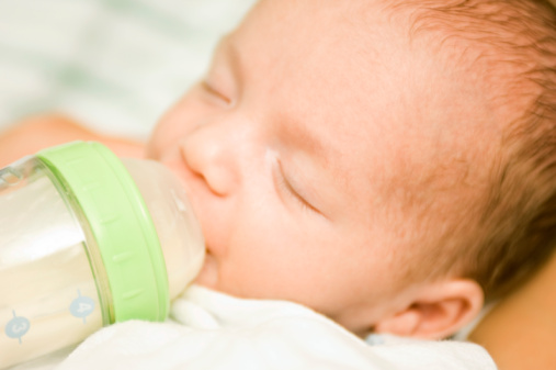 Stitichezza del neonato, i rimedi naturali 