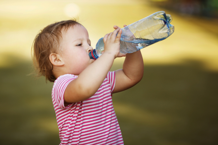 Bambini, come affrontare il caldo estivo