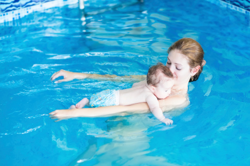 Neonati in piscina: da quando?