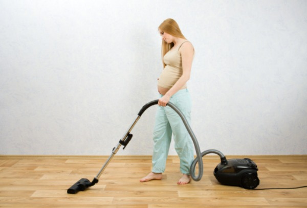 Pulizie di casa in gravidanza, quali faccende sono meglio evitare?