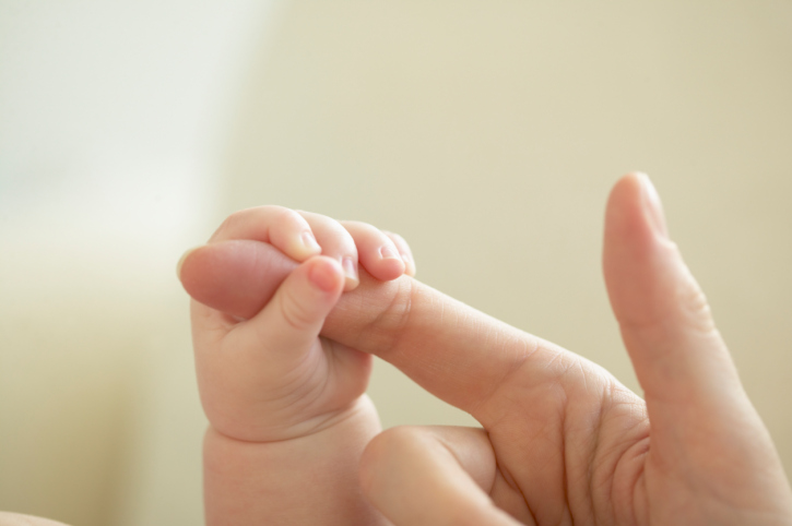 Riflessi neonatali, come si manifestano e quando scompaiono