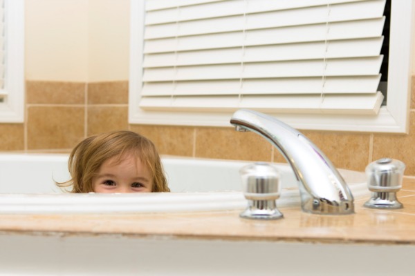 Come insegnare al bambino a lavarsi da solo