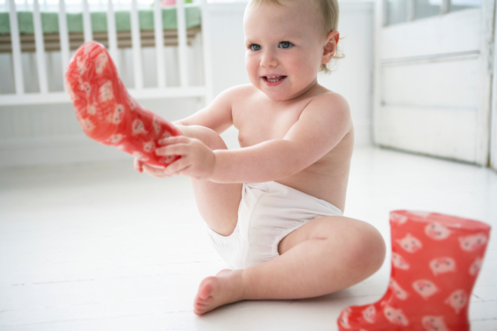 Come insegnare al bambino a vestirsi da solo