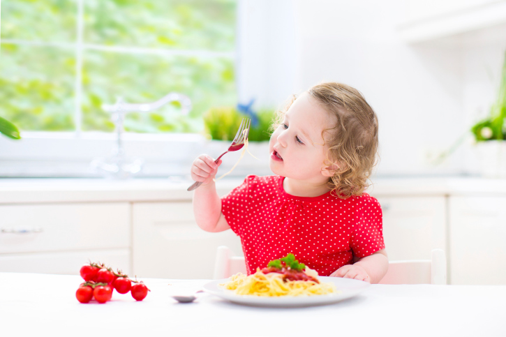 Il galateo a tavola per i bambini