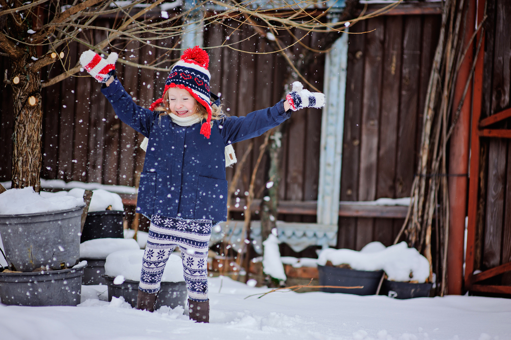 bambina sulla neve