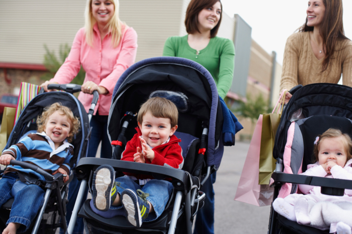 mamme con passeggini