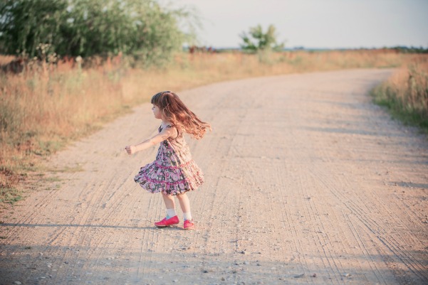 I bambini prima dei 9 anni non devono attraversare la strada da soli