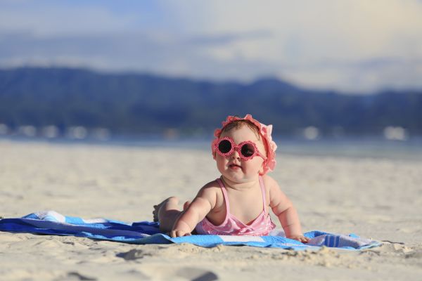 Neonato spiaggia come proteggerlo