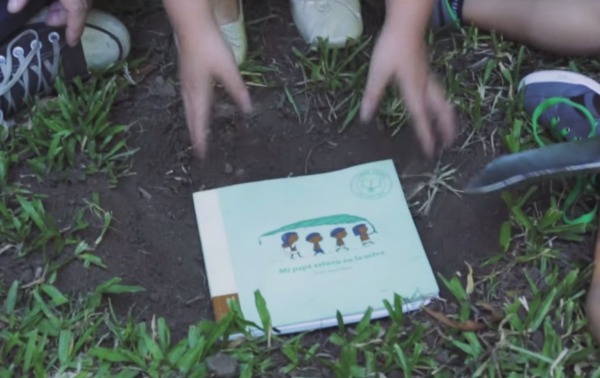 Il libro per bambini che si può piantare e diventa un albero [VIDEO]