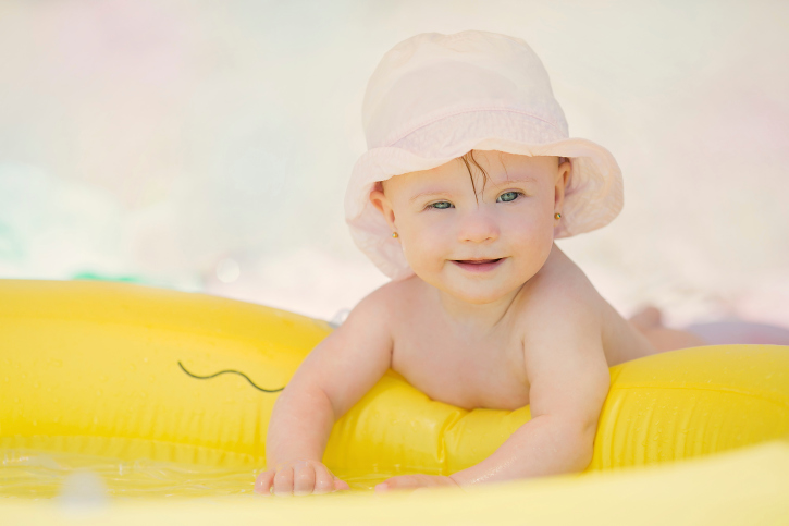 Consigli per proteggere i neonati dal caldo estivo