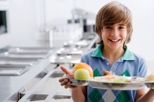 Dieta dei bambini, ecco come dovrebbe essere il pranzo a scuola portato da casa