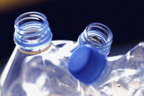 Lavoretti per la Festa della Mamma con le bottiglie di plastica