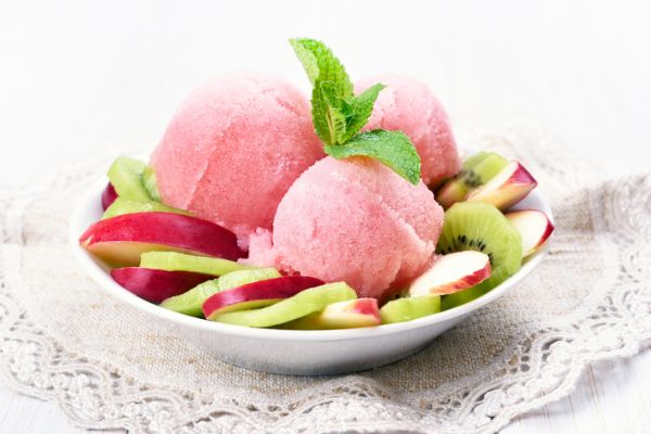 Gelato all'anguria con la ricetta per i bambini